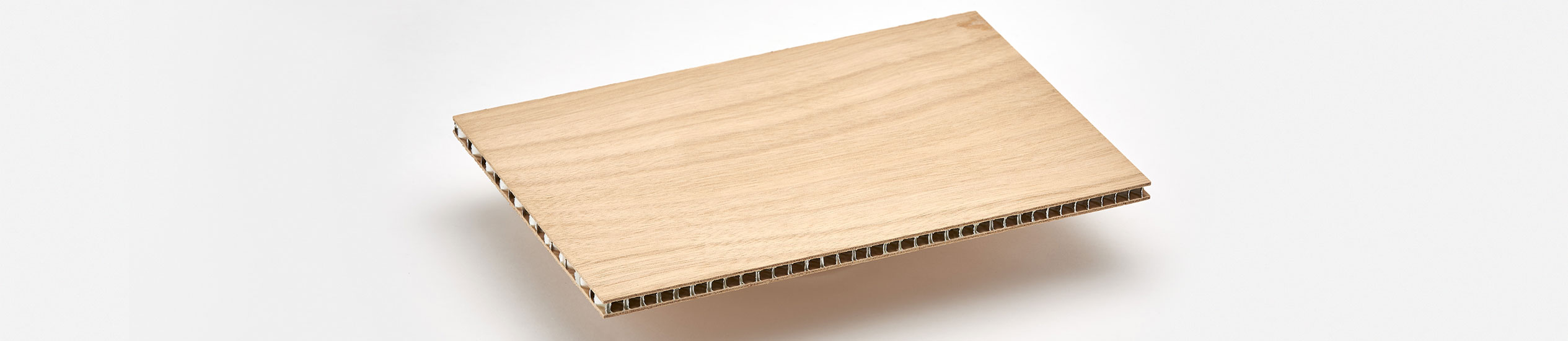 COMPOCEL® W is a sandwich panel with an aluminium honeycomb core and skins in plywood. In shipbuilding sandwich panels it can be used for the interior design
